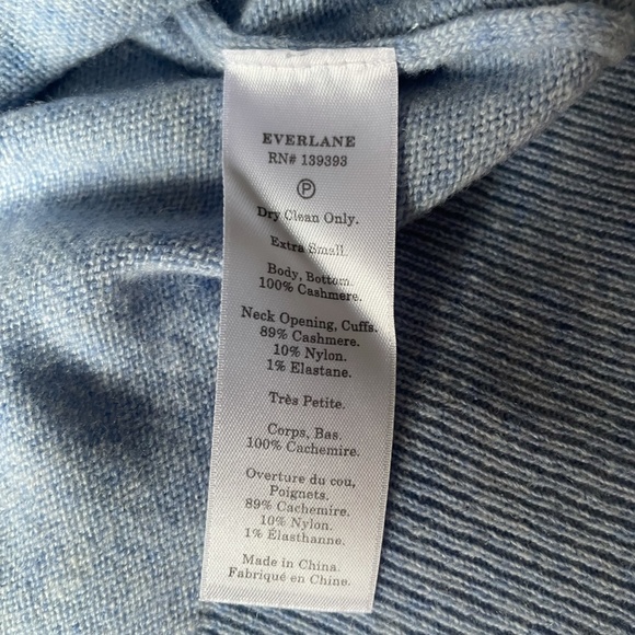 Everlane Cashmere Crew Sweater in Blue, Size XS - Picture 3 of 3